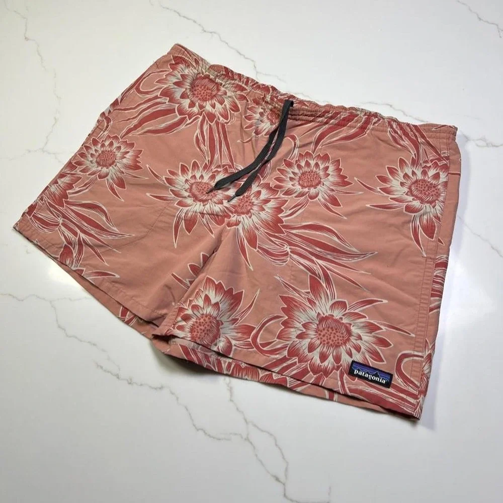 Patagonia Baggies Shorts Mens Medium Pink Floral 5 Inch Inseam Swim Trunks